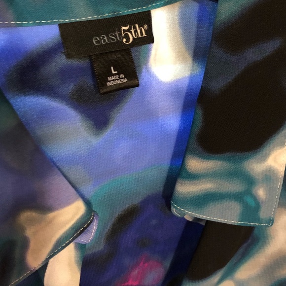 East 5th Beautiful Blouse.  It has great colors - Picture 3 of 5